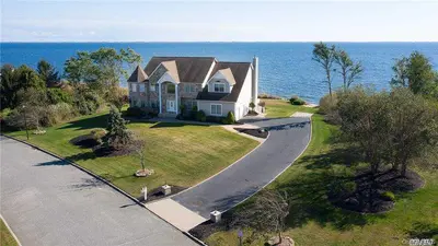 Photograph of 2 Marina Lane