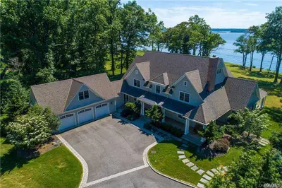 Photograph of 306 Old Orchard Court