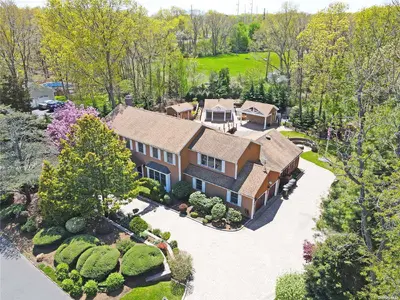 Photograph of 14 Remsen Court