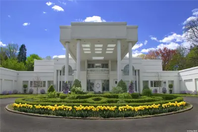 Photograph of 128 Windsor Gate