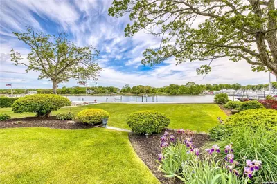 Photograph of 129 Crystal Bch Blvd