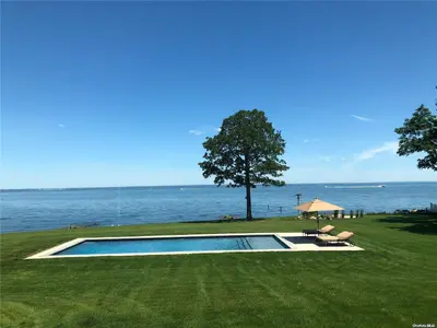 Photograph of 15 Beach Drive