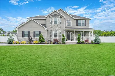 Photograph of 14 Sylvan Court