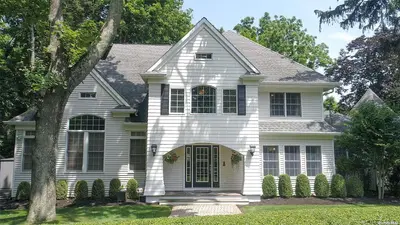Photograph of 9 Wardencliff Road