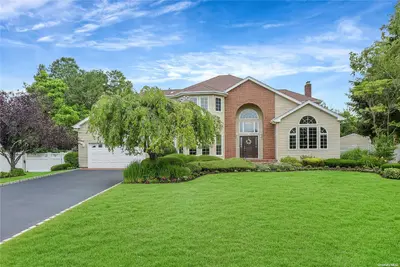 Photograph of 28 Rolling Hills Drive