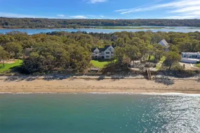 Photograph of 584 Long Beach Road