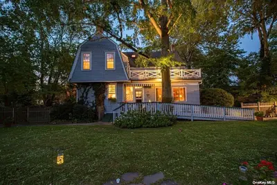 Photograph of 42 Dundee Avenue