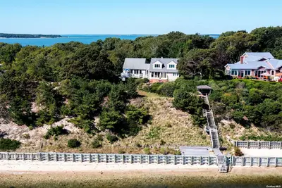 Photograph of 9975 Nassau Point Road