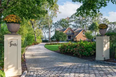 Photograph of 4 Bevin Road