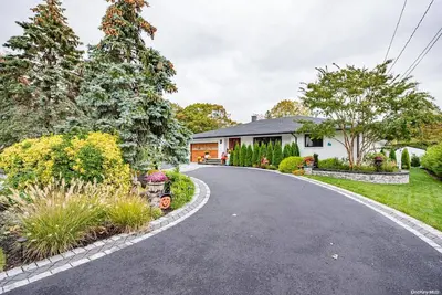 Photograph of 73 Fernwood Avenue