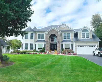 Photograph of 50 Lawrence Drive