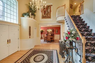 Photograph of 42 Hunting Hollow Court