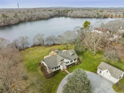 Photograph of 9 Lily Pond Lane