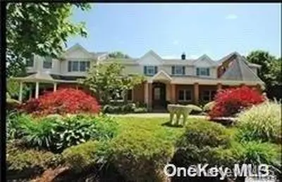 Photograph of 66 Dongan Boulevard