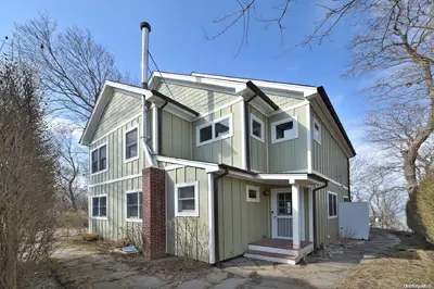 Photograph of 712 Sound Shore Road