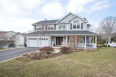 Photograph of 19 Whispering Woods Drive