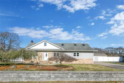 Photograph of 86 Auborn Avenue