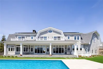 Photograph of 860 Laurel Court