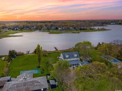 Photograph of 835 Waterview Drive