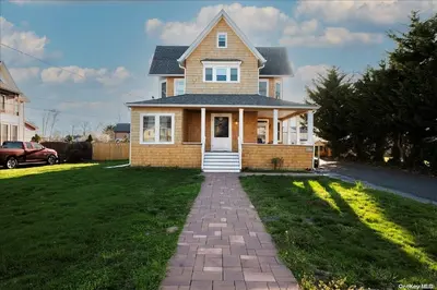 Photograph of 264 Ocean Avenue