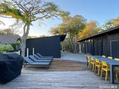 Photograph of 300 Fire Island Boulevard