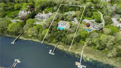 Photograph of 24 Cedar Lane