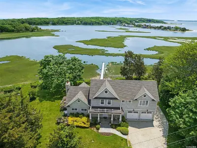 Photograph of 450 Strohson Road