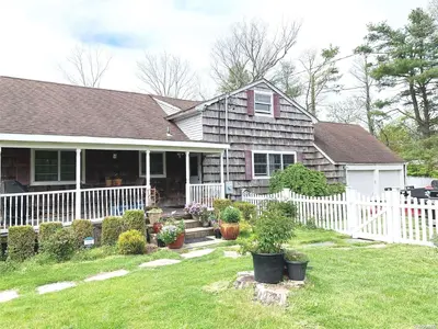 Photograph of 38 Yaphank Middle Island Road