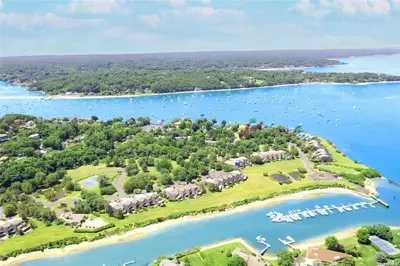 Photograph of 1 Malcolms Landing