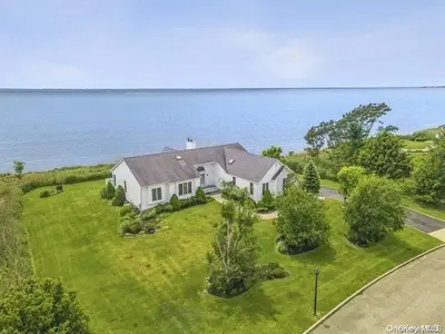 Photograph of 4 Marina Lane