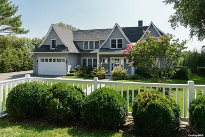 Photograph of 11 Windham Drive