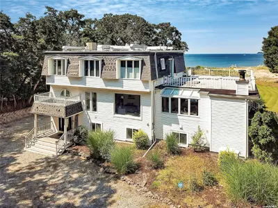 Photograph of 566 Long Beach Road