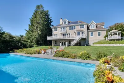 Photograph of 391 Sound Shore Road
