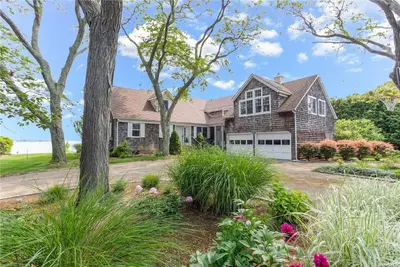 Photograph of 1605 Parish Drive