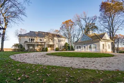 Photograph of 16 Lloydhaven Drive