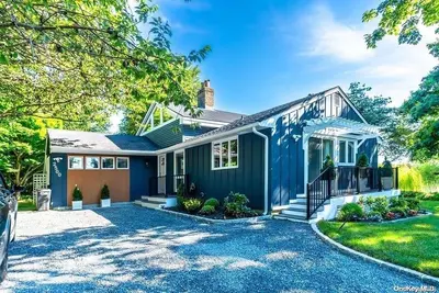 Photograph of 2500 Soundview Avenue