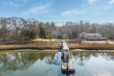 Photograph of 530 Broadwaters Road