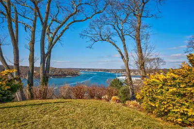 Photograph of 13 Harbor Crest Court