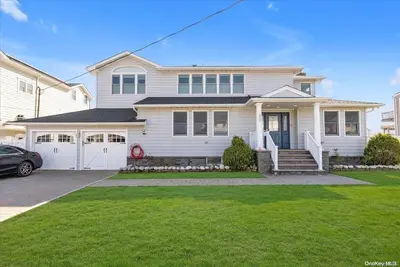 Photograph of 36 Brockmeyer Drive