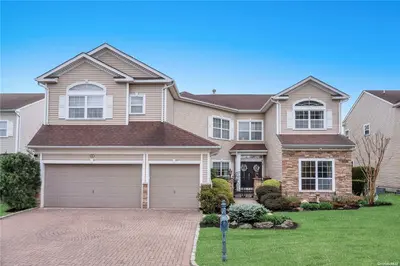 Photograph of 14 Hamlet Drive