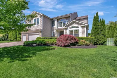 Photograph of 17 Monterrey Drive