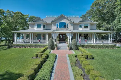Photograph of 10995 Bayview Road