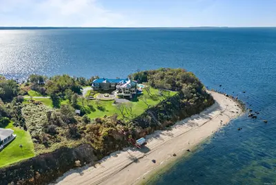 Photograph of 70 Crane Neck Road