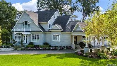 Photograph of 42 Golf Lane