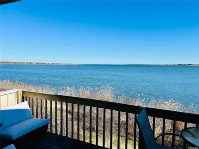 Photograph of 12 Waters Edge
