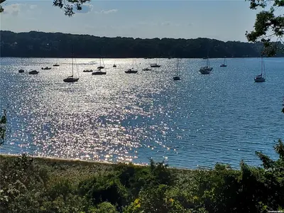 Photograph of 36 Beach Road