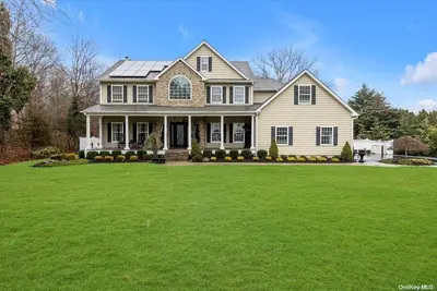 Photograph of 121 Barraud Drive