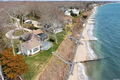 Photograph of 4230 Peconic Bay Boulevard