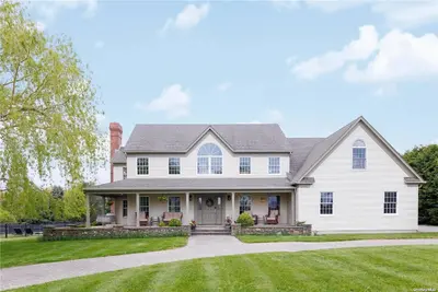 Photograph of 425 Jacobs Lane