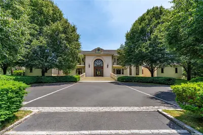 Photograph of 6 Polo Drive